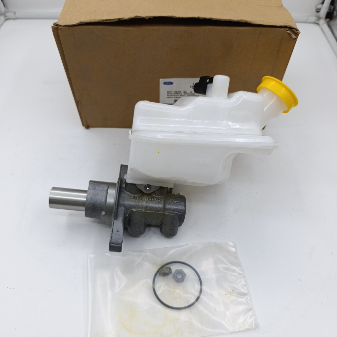 Главный тормозной цилиндр Ford ТЗ TR > 06 с бачком 6C112K478BD/1573041/1756265 OTOCAH