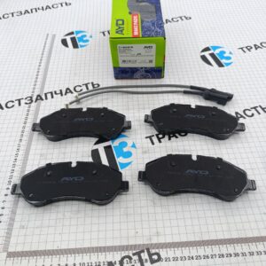 Тормозные колодки передние TR > 14 г. (+2датчики износа) AYD
