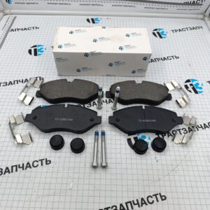 Тормозные колодки передние Iveco Daily 29/35/40/45/50/60/65 06> (+скобы) ТЗ (ТрастЗапчасть)