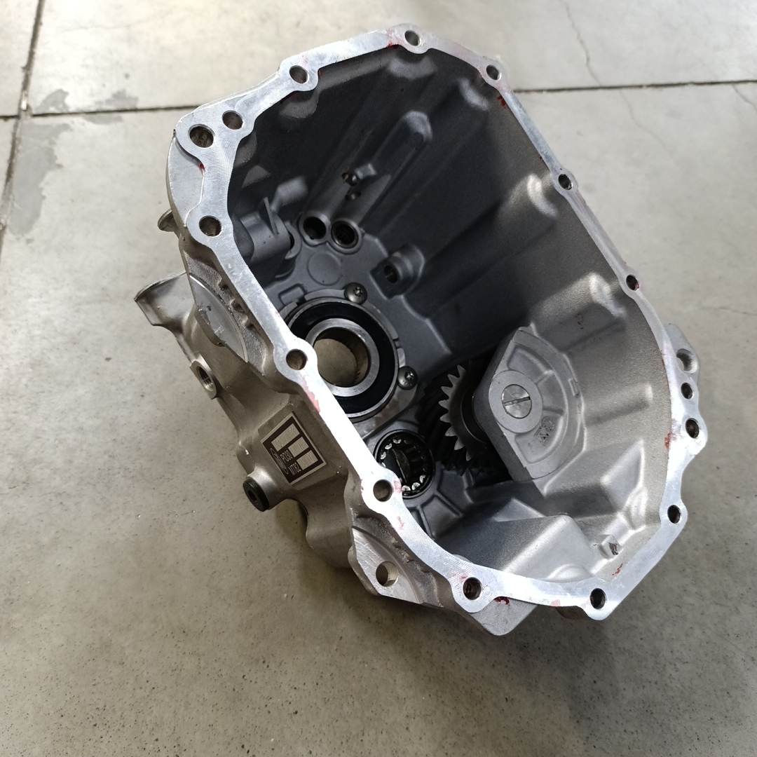 Корпус МКПП Ford Transit 2.2 МТ82 (колокол,задн.часть) 1427654/1512729/1717775 - Миниатюра товара 1