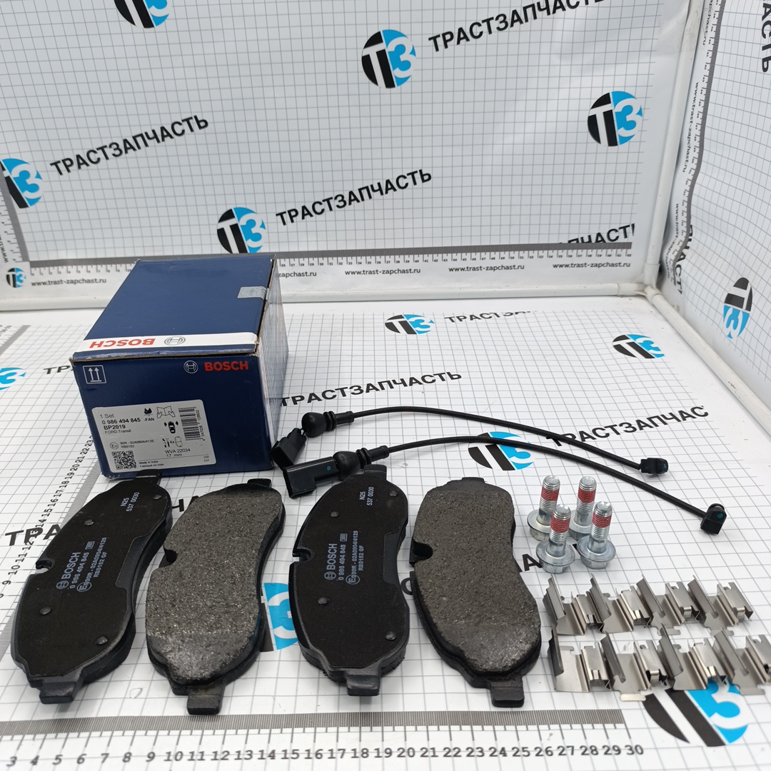 Тормозные колодки передние TR > 14 г. (+2датчики износа) BOSCH EUROPE