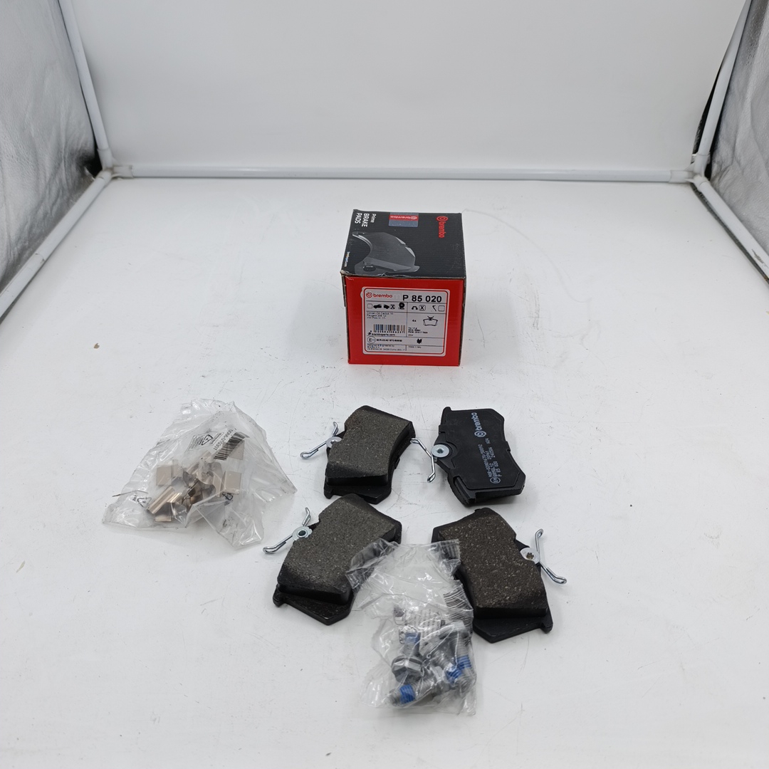 Тормозные колодки задние VAG Audi A2/A3/A6/A8, VW Golf/Passat 96> 1J0698451P/5Q0698451A/1J0698451Q - Миниатюра товара 1