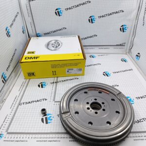 Маховик двухмассовый Volkswagen Passat,Golf,Caddy,Touran 2.0TDI 10> LUK EUROPE