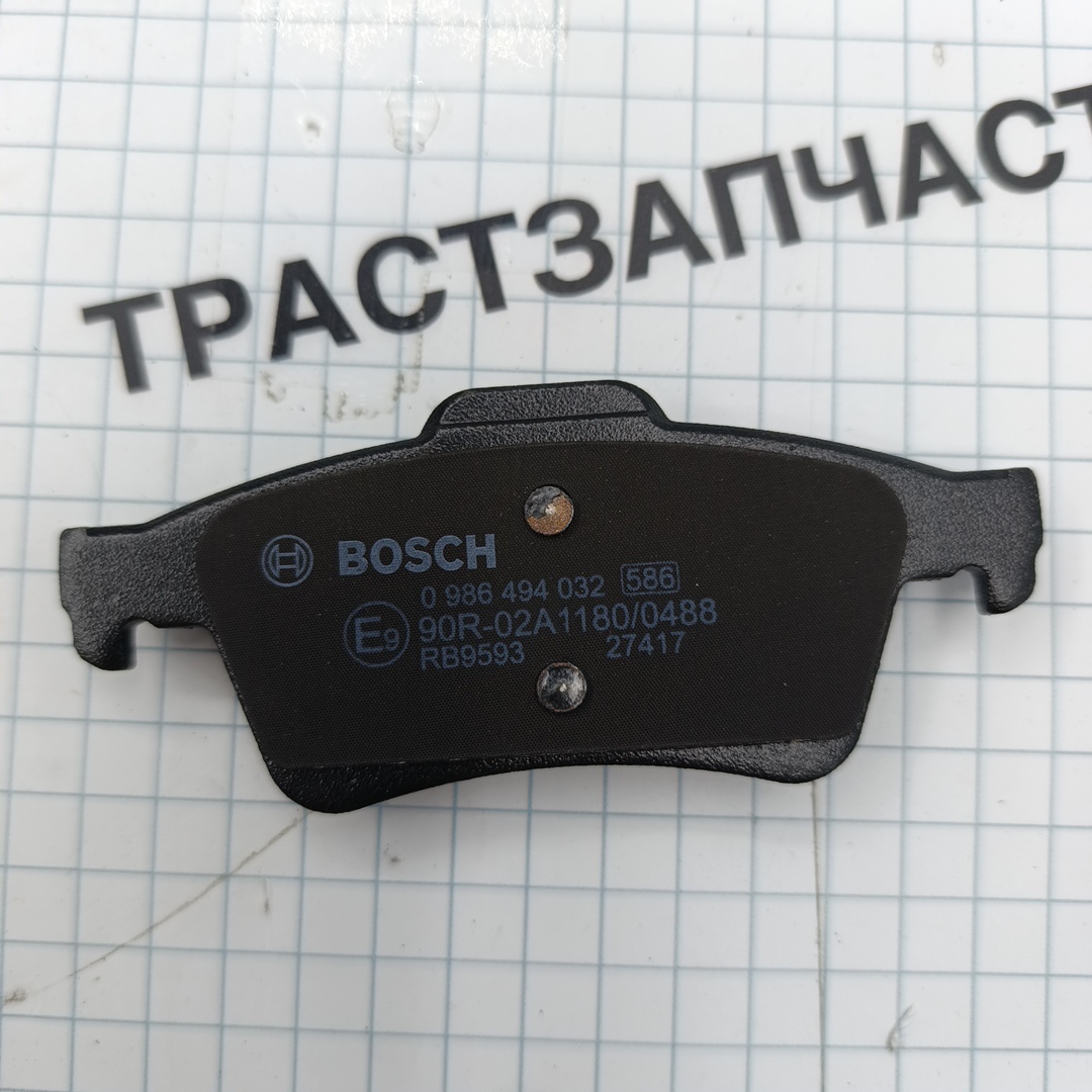 Тормозные колодки задние Ford Connect, Focus, C-max/Mazda/Peugeot/Citroen BOSCH - Миниатюра товара 2