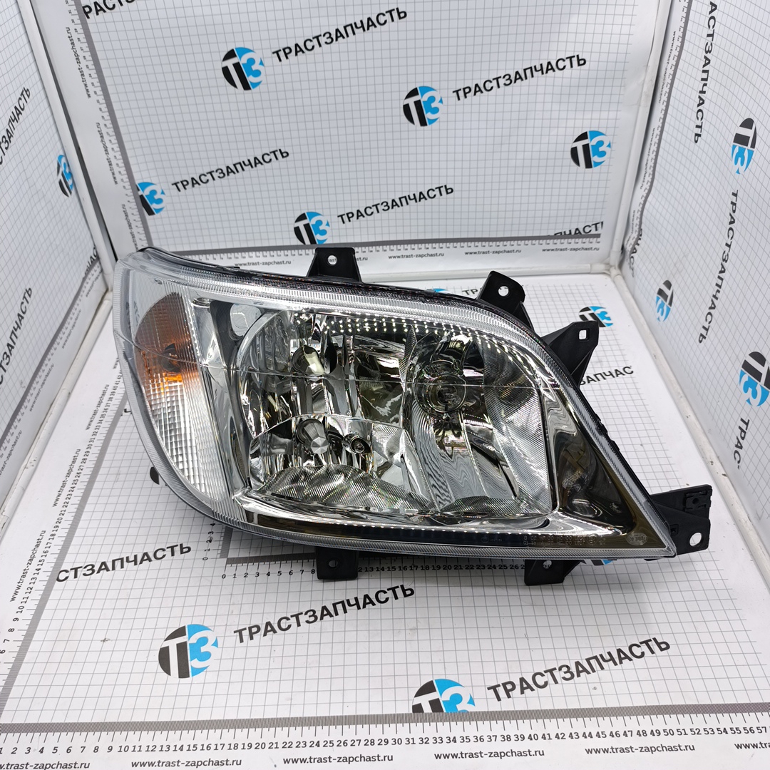 Фара Mercedes Sprinter (пассажир.сторона, с 2001-2007г.) A9018202761 HELLA - Миниатюра товара 1