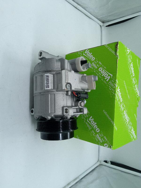 Компрессор кондиционера Mercedes Sprinter OM642 A0012303211 VALEO - Миниатюра товара 1