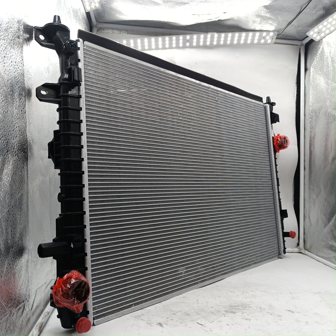 Радиатор охлаждения (ДВС) основной Geely Coolray ORG GEELY - Миниатюра товара 1