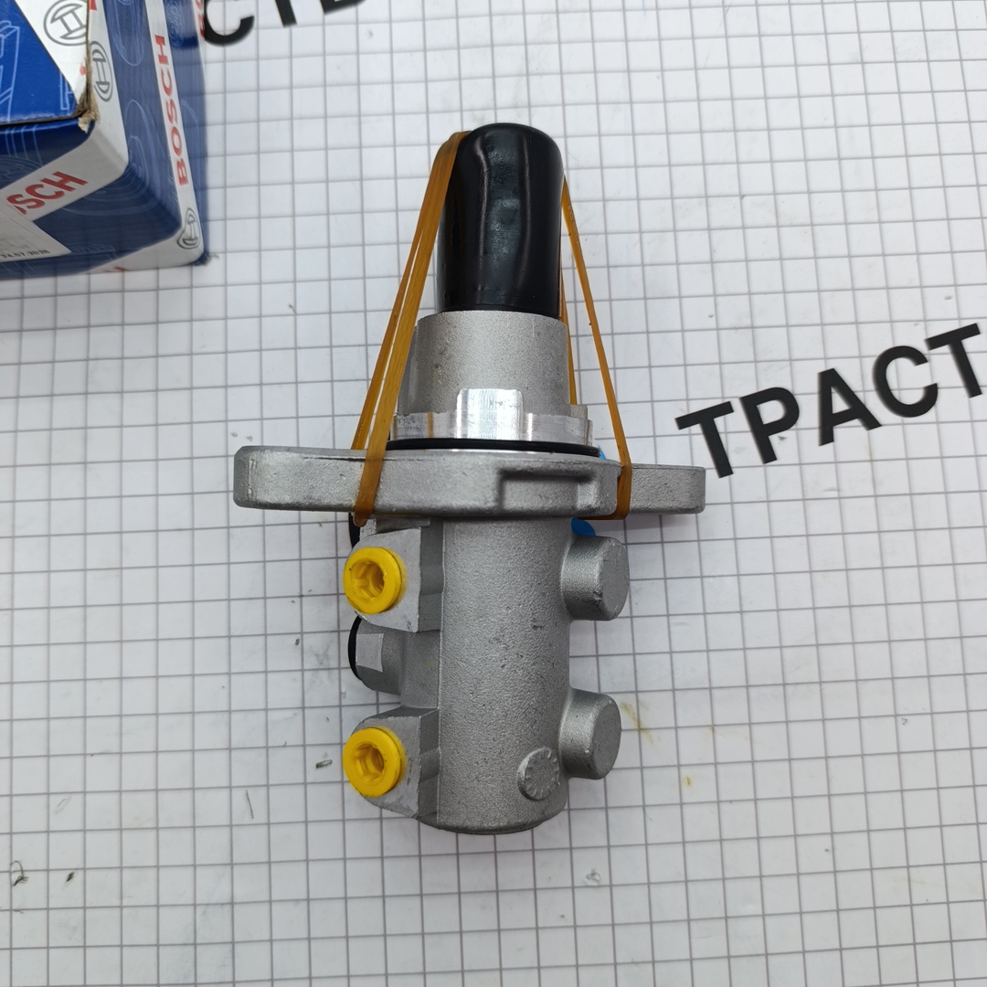 Главный тормозной цилиндр Ford ТЗ TR > 06 без бочка 6C112K478BD/1573041/1756265 BOSCH EUROPE - Миниатюра товара 2
